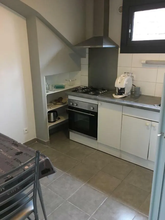 Appartement magnifique meublé 24m2 avec parking à Aix-les-Bains